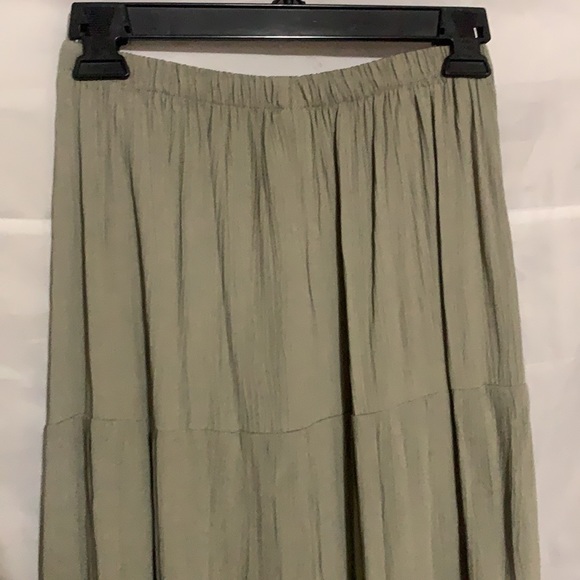 Stuart Alan Black w/Sage Jacket & Sage Pleated Skirt, Size 8 MAKE AN OFFER!!! - Picture 10 of 11
